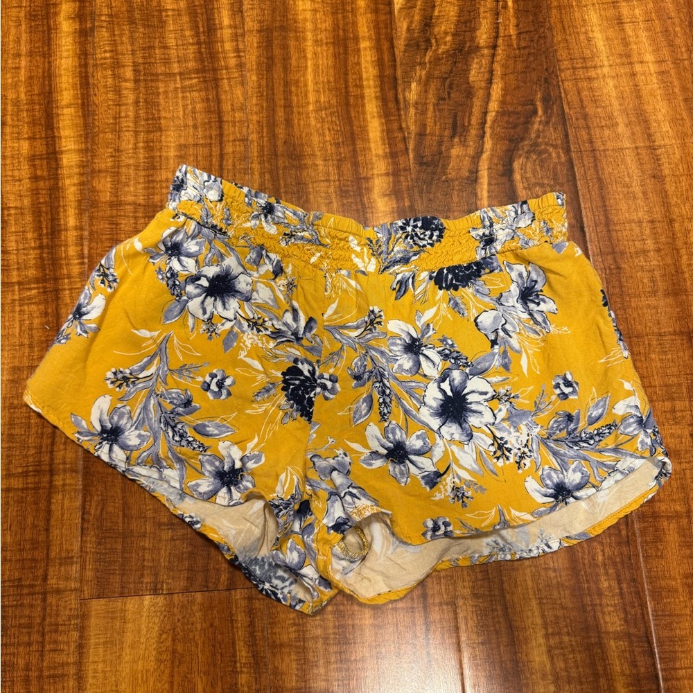 🌊Buy 2 get 1 Free 🌊 Ripcurl Flowy Floral Shorts bc no